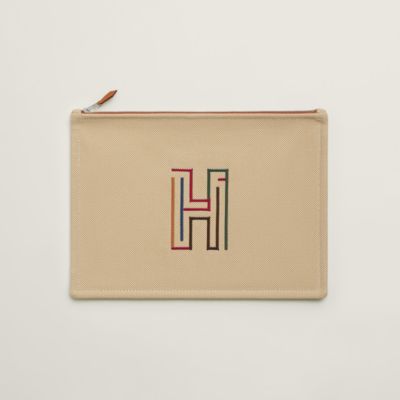極美品 ★HERMES★ ハンカチ 刺繡 ステッチ Hモチーフ ホワイト 箱付き 極美品 ☆HERMES☆ ハンカチ 刺繡 ステッチ Hモチーフ ホワイト
